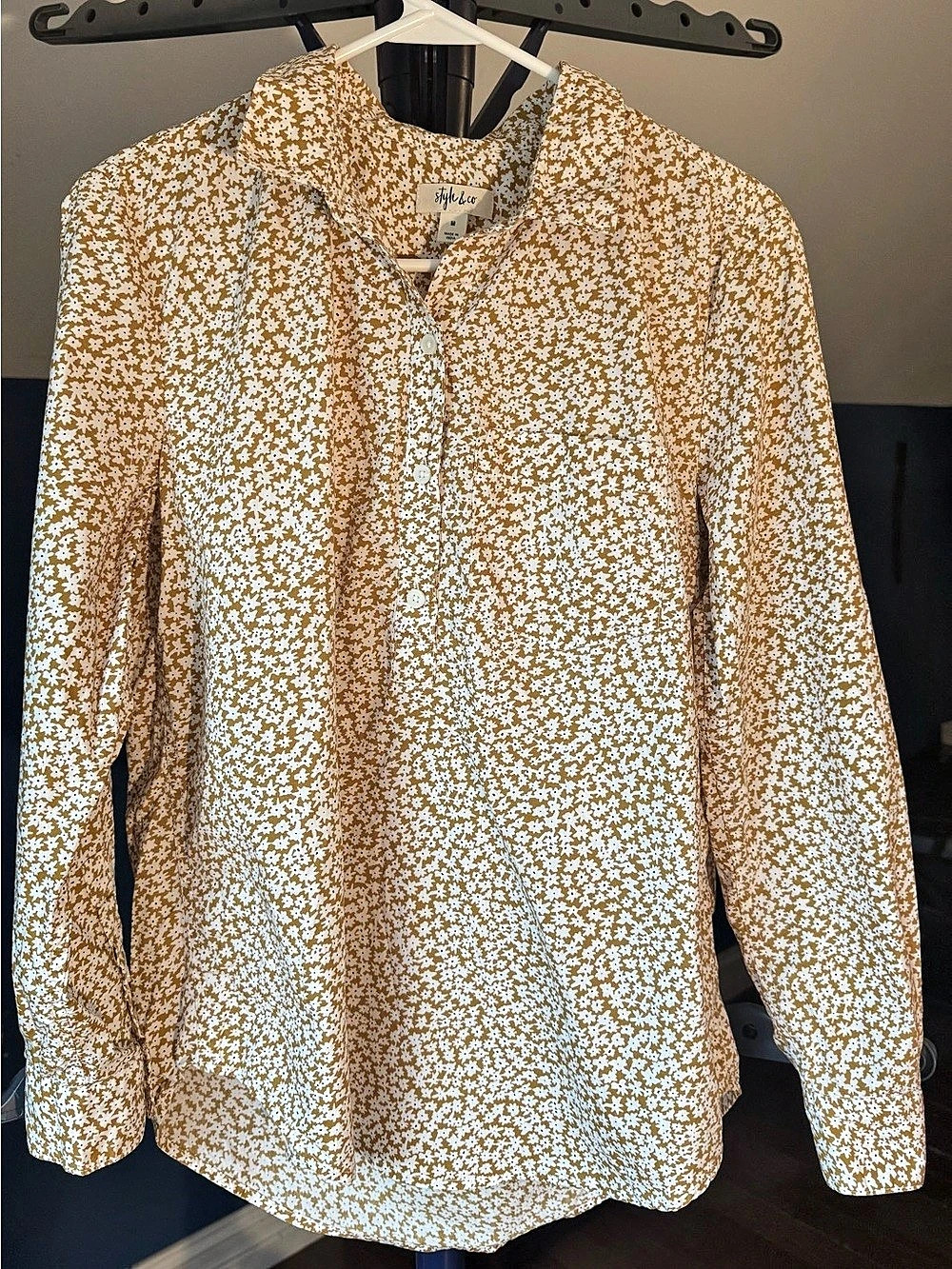 Style & Co Womens Medium Floral Button Down Shirt Tan White 100% Cotton Long Sle